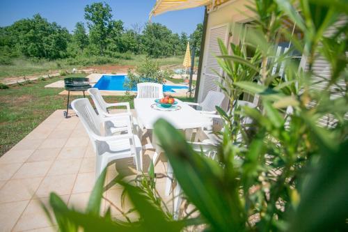 Two-bedroom Villa Bella Vista With Sea View