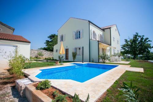 Two-bedroom Villa Bella Vista With Sea View