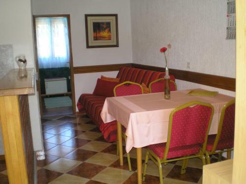 Hostal Pansion Adria Haus