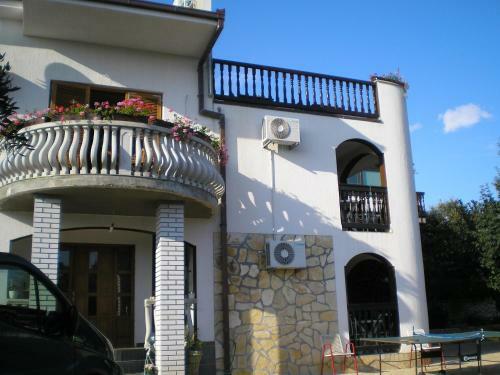 Hostal Pansion Adria Haus