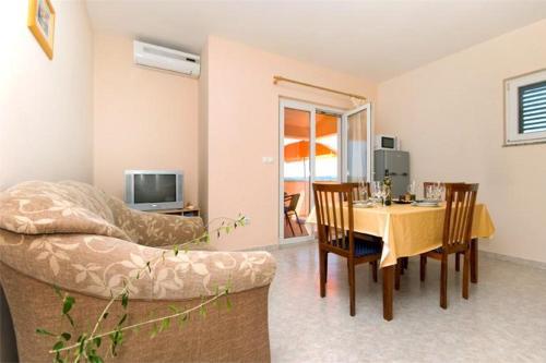 Seaside Apartments With A Swimming Pool Posedarje (novigrad) - 6162