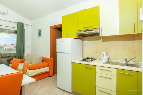 Apartments By The Sea Posedarje (novigrad) - 6190