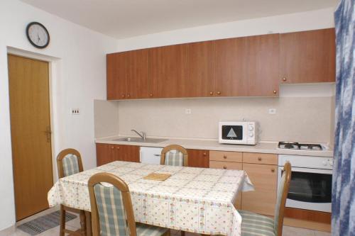 Apartment Povljana 229c
