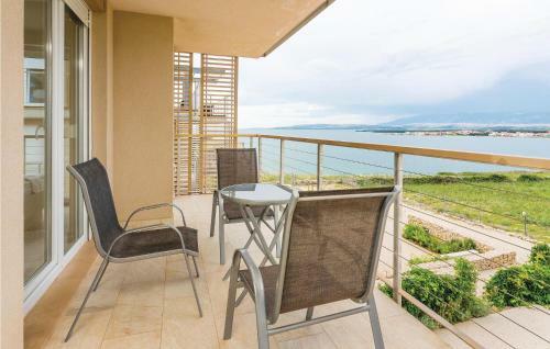 Three-bedroom Apartment In Povljana
