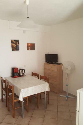 Apartment Povljana 6468a