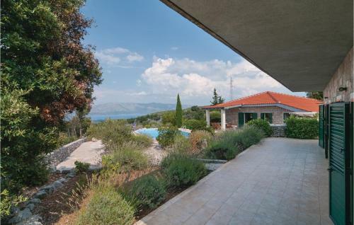 Four-bedroom Holiday Home In Praznica