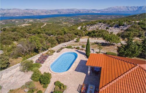 Four-bedroom Holiday Home In Praznica