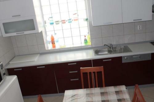 Seaside Holiday House Preko (ugljan) - 12078
