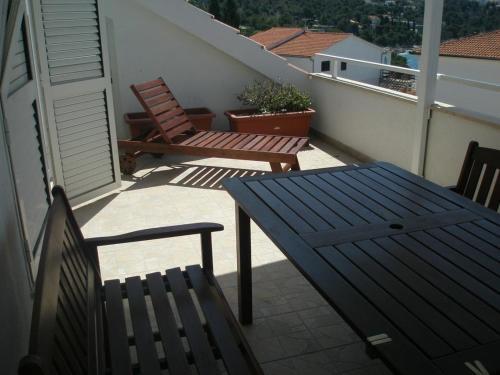 Apartments By The Sea Primosten - 15704