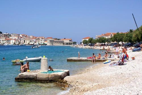 Apartment Primosten 15704e