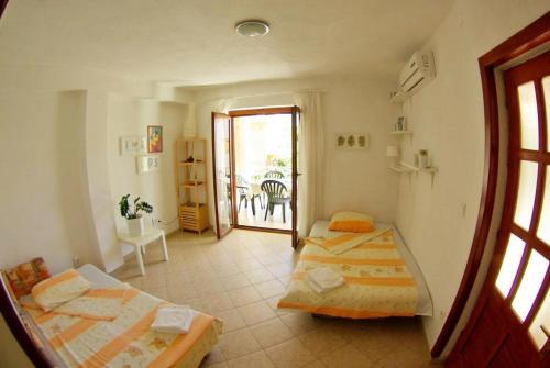 Apartments With A Parking Space Primosten - 15883