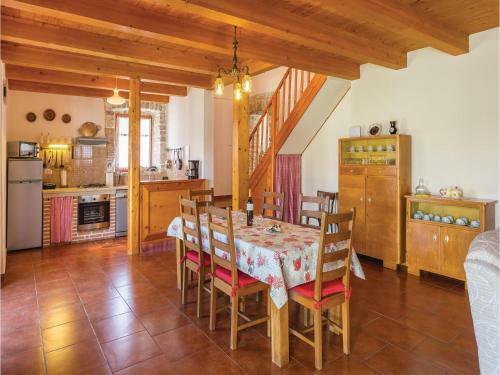 Three-bedroom Holiday Home In Regulici