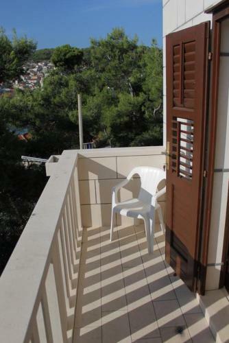Seaside Apartments With A Swimming Pool Pucisca (brac) - 5637
