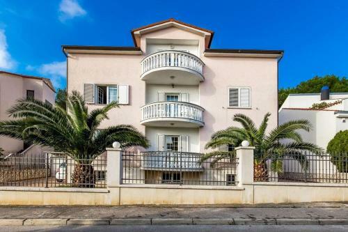 Apartments Ori