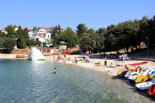 Holiday House With A Parking Space Pula - 13024