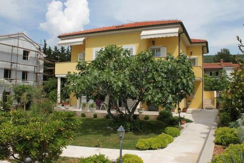 Apartments With A Parking Space Punat (krk) - 5408