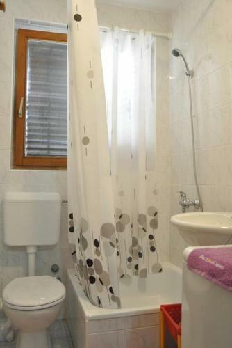 Apartments With A Parking Space Kampor (rab) - 11878