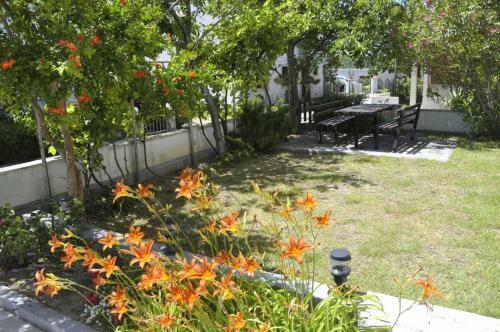 Apartments With A Parking Space Kampor (rab) - 11878