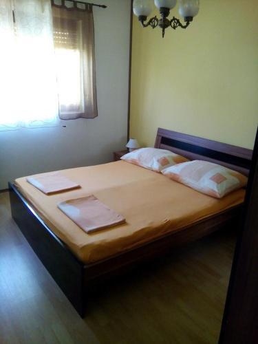 Apartments With A Parking Space Banjol (rab) - 15463