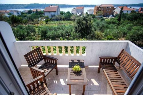 Apartments With A Parking Space Barbat (rab) - 14431