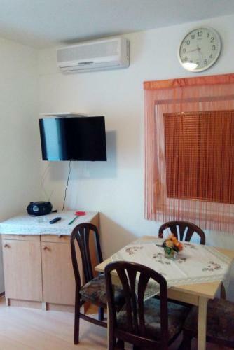 Apartments With A Parking Space Barbat (rab) - 16222