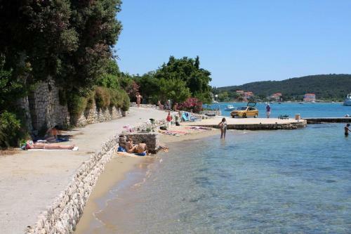 Apartments By The Sea Kampor (rab) - 15310