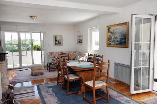 Apartments With A Parking Space Banjol (rab) - 5022