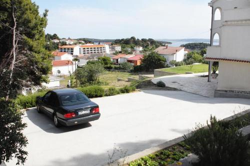 Apartments With A Parking Space Banjol (rab) - 5022