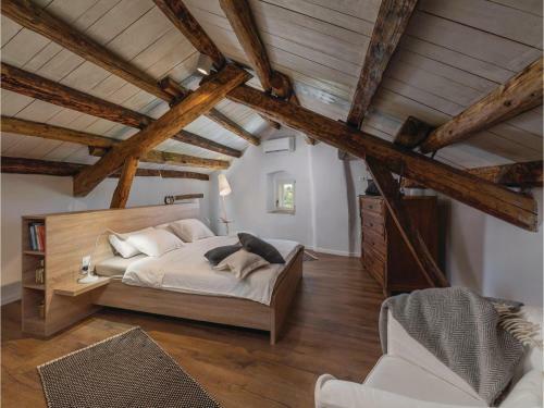 Three-bedroom Holiday Home In Rezanci