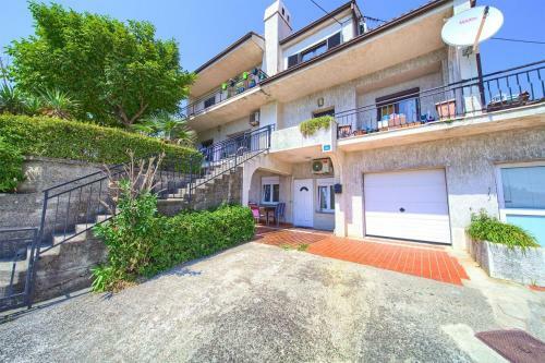 Apartments With A Parking Space Rijeka - 13976