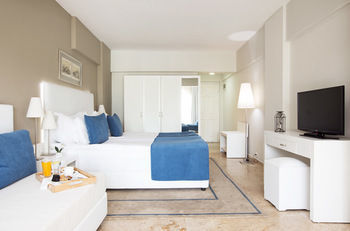 Hotel Marti La Perla