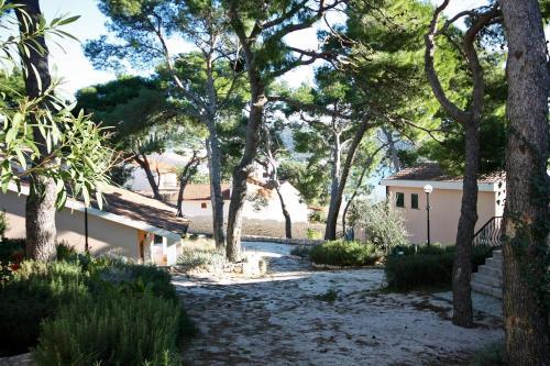 Apartments By The Sea Rogoznica - 3196