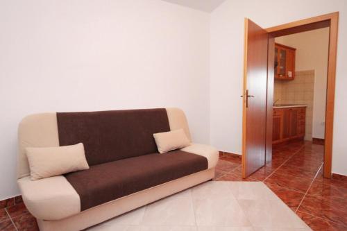 Apartments By The Sea Rogoznica - 3262