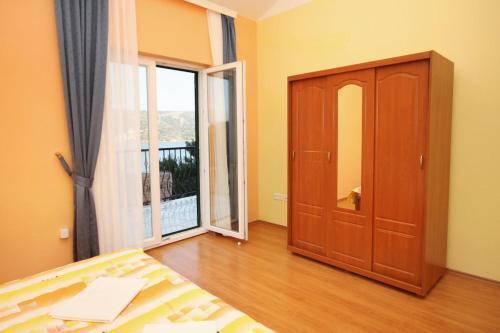 Apartments By The Sea Rogoznica - 3200