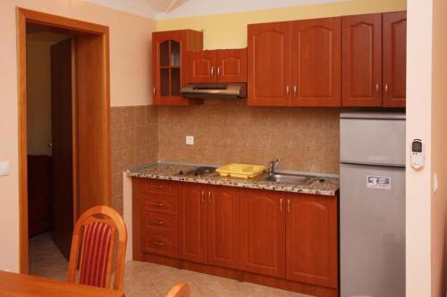 Apartments By The Sea Rogoznica - 3200