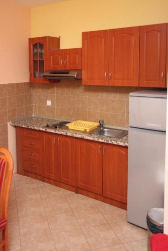 Apartments By The Sea Rogoznica - 3200
