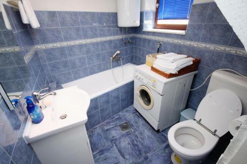 Seaside Holiday House Rogoznica - 5258