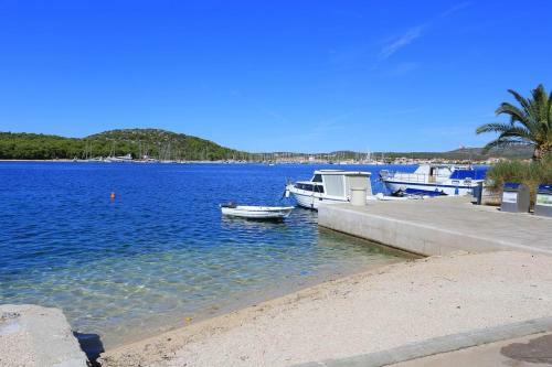 Seaside Holiday House Rogoznica - 5258
