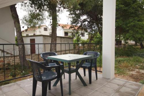 Apartments By The Sea Rogoznica - 3301