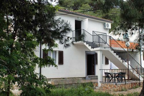 Apartments By The Sea Rogoznica - 3301
