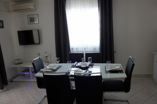 Apartments With A Parking Space Sali (dugi Otok) - 8083