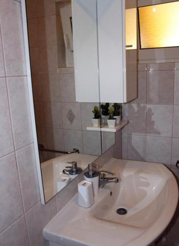 Apartments With A Parking Space Sali (dugi Otok) - 8083