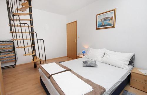 Apartments With A Parking Space Selce (crikvenica) - 5518
