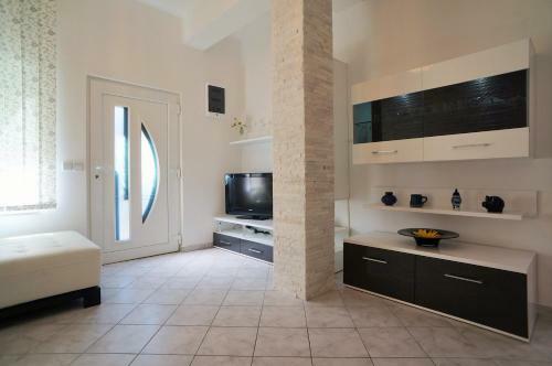 Hostal Holiday House Queens With Sea View