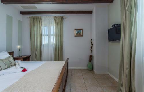 Luxury Villa Sana With Pool And Relaxing Panoramic View