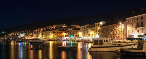 Apartments By The Sea Senj - 16279