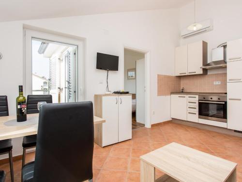Apartments In Silo/insel Krk 13566