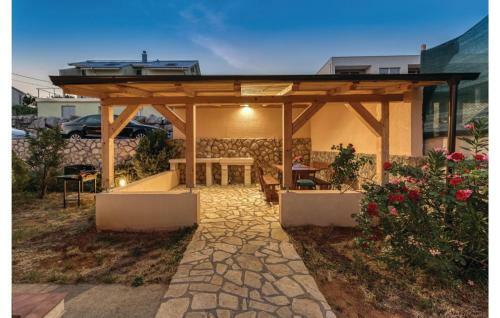 Four-bedroom Holiday Home In Smrika