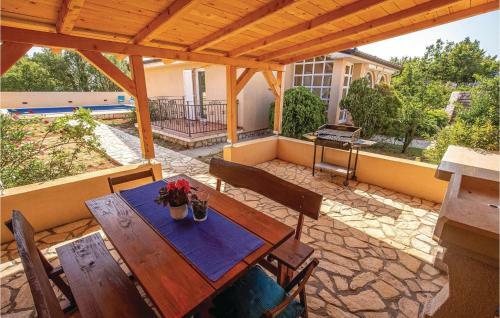 Four-bedroom Holiday Home In Smrika