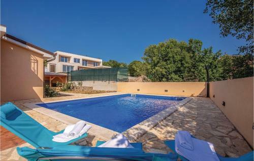 Four-bedroom Holiday Home In Smrika